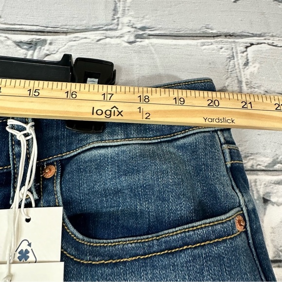 Lucky Brand Women’s Low Rise Flare Jeans Size 20/35R Medium Wash Stretch - Picture 13 of 16